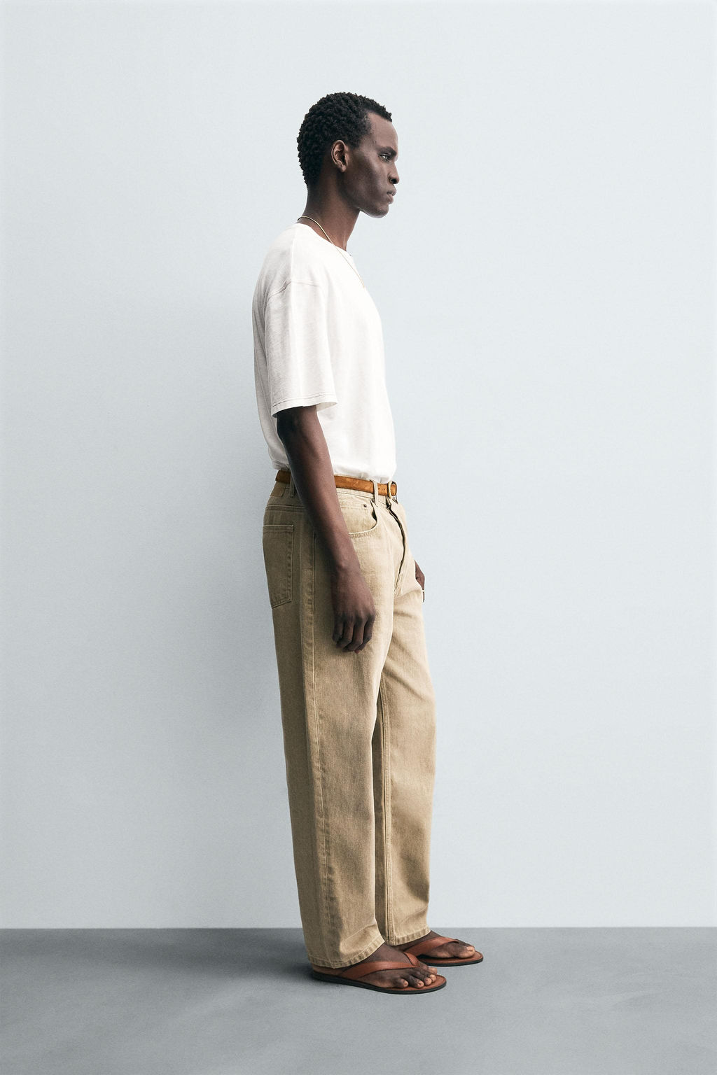 T-SHIRT WITH CONTRAST STITCHING - Zara фото 4