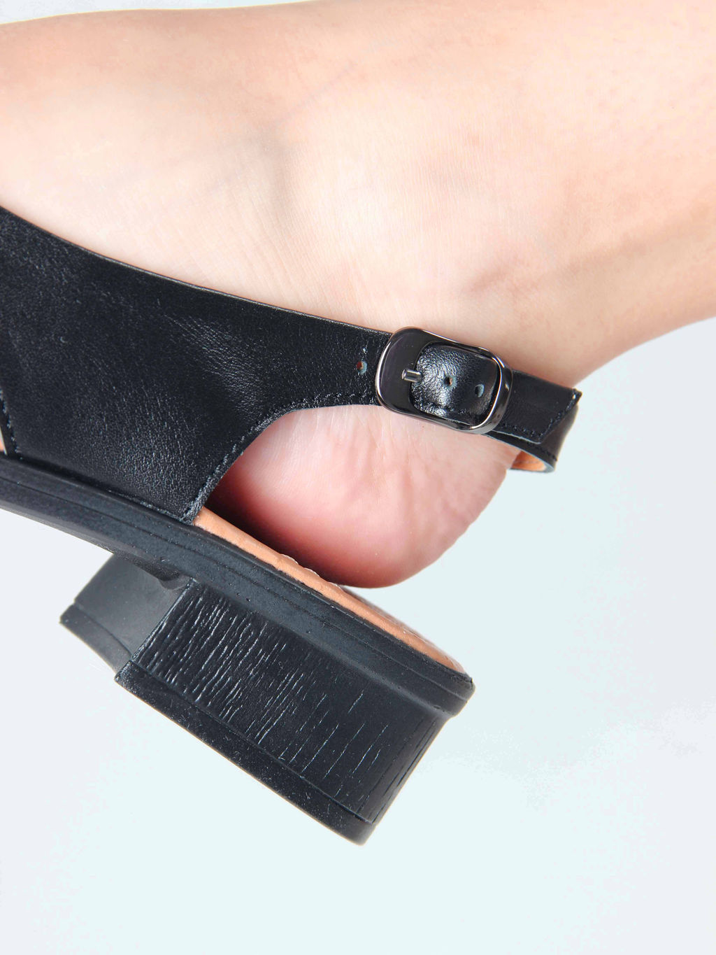 Босоножки 3051.21013bl. Черный