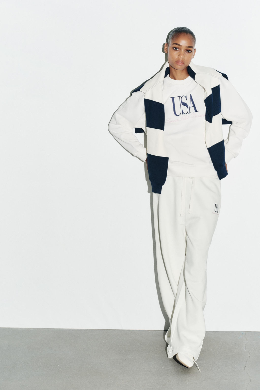 COTTON SWEATSHIRT WITH SLOGAN