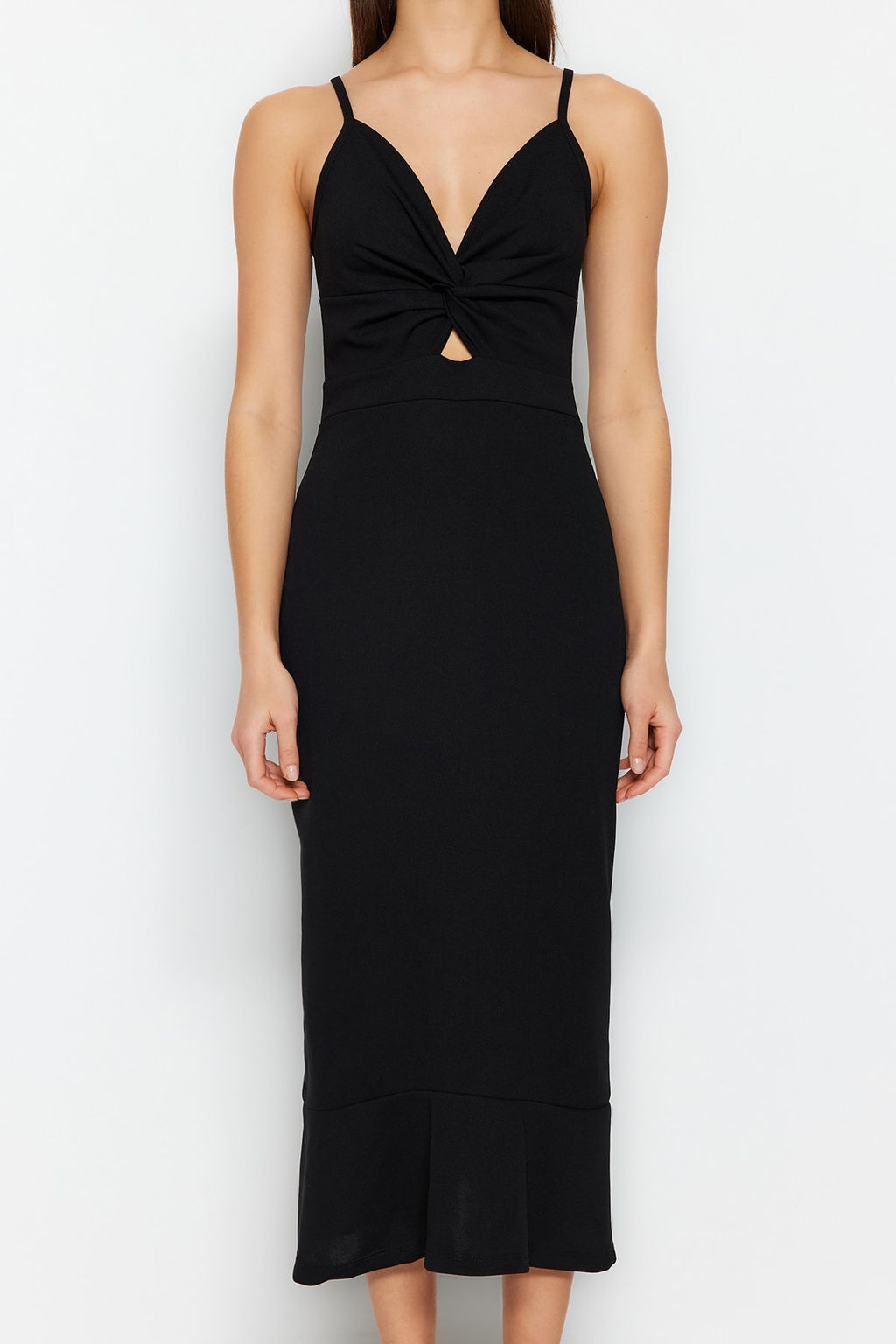 TRENDYOLMILLA Siyah Krep Vucuda Oturan Ask?l? Cut Out Detayl? Volanl? Kalp Yaka Mini Orme Elbise TWOSS23EL02097 фото 5