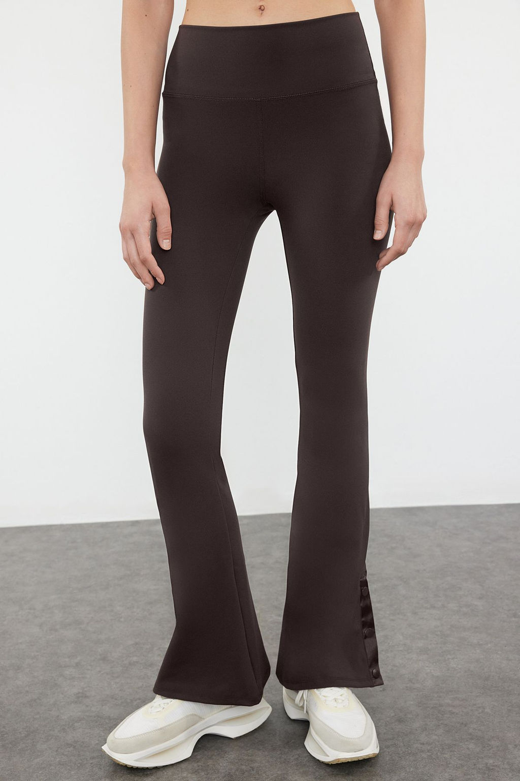 TRENDYOLMILLA Siyah Toparlay?c? Paca C?tc?t Detayl? Ispanyol Paca Yoga Orme Spor Tayt THMAW24TY00015  фото 4