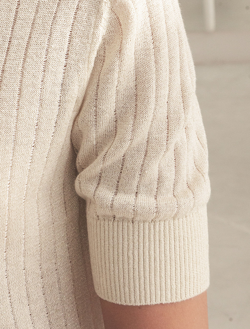 Джемпер из вискозы тонкой вязки с люрексом - Vilatte фото 3