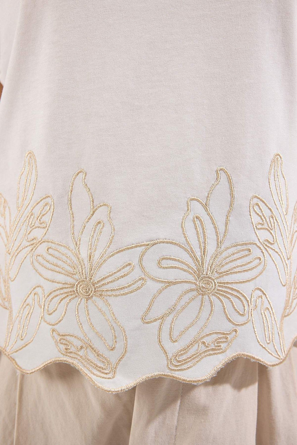 Trendyolmilla Ekru Nak?sl? Regular/Normal Kal?p Orme T-Shirt TWOSS25TS00209  фото 3