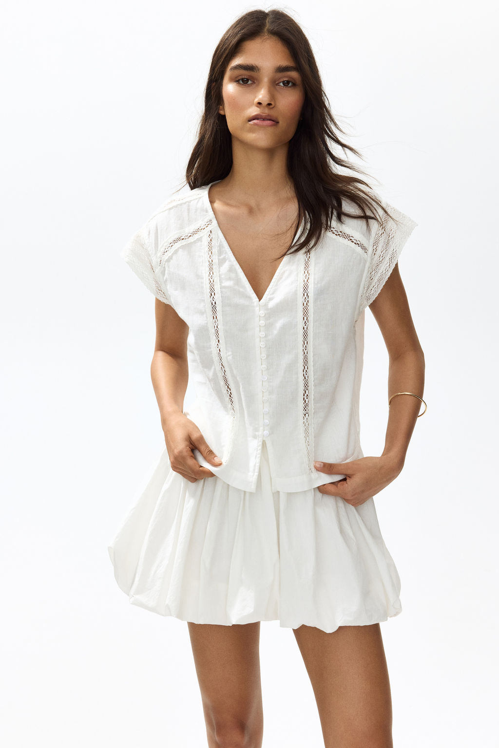Blusa en mezcla de lino con inserciones de encaje - H&m фото 2