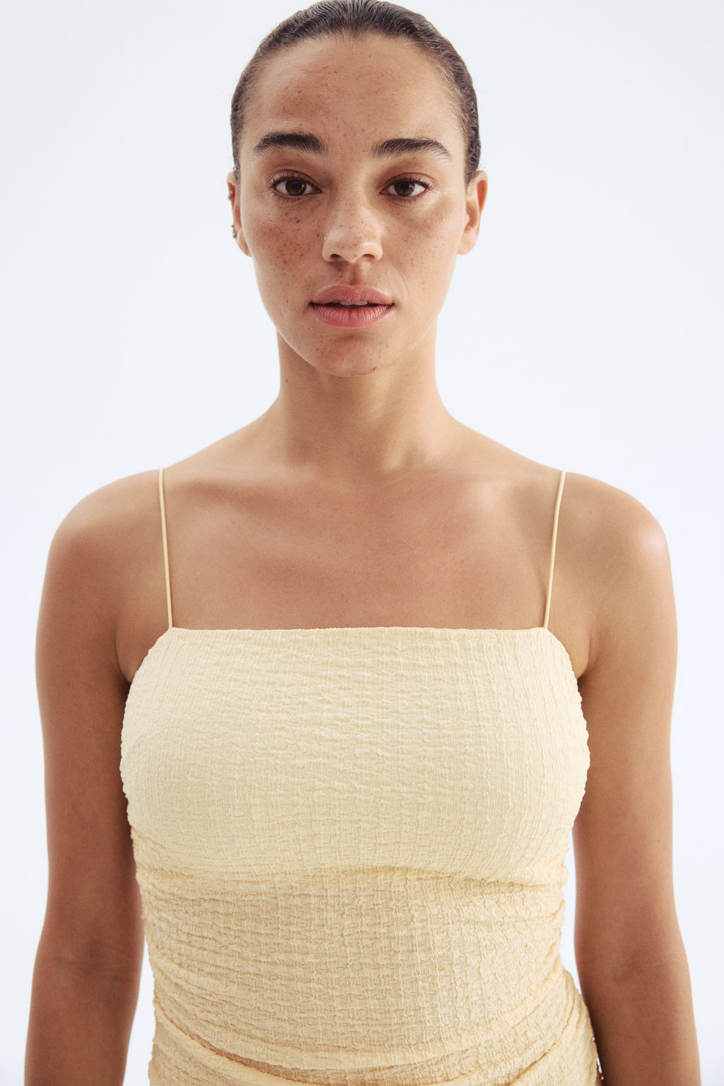 Vestido texturizado con tirantes espagueti - H&m фото 6