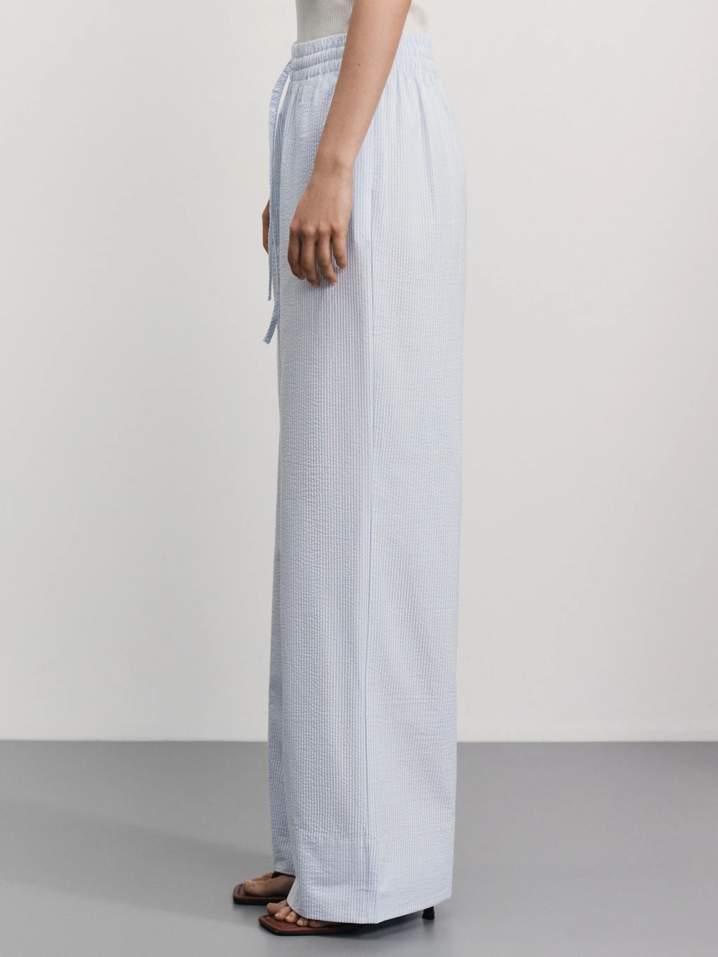 Широкие брюки из фактурного хлопка / Zarina  фото 3