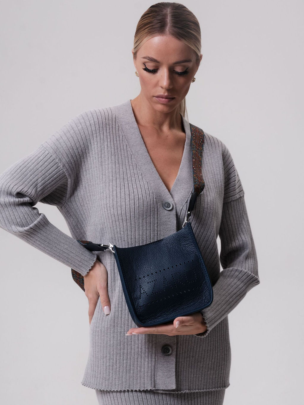 Сумка кожаная на плечо Azaro 30996 темно-синяя