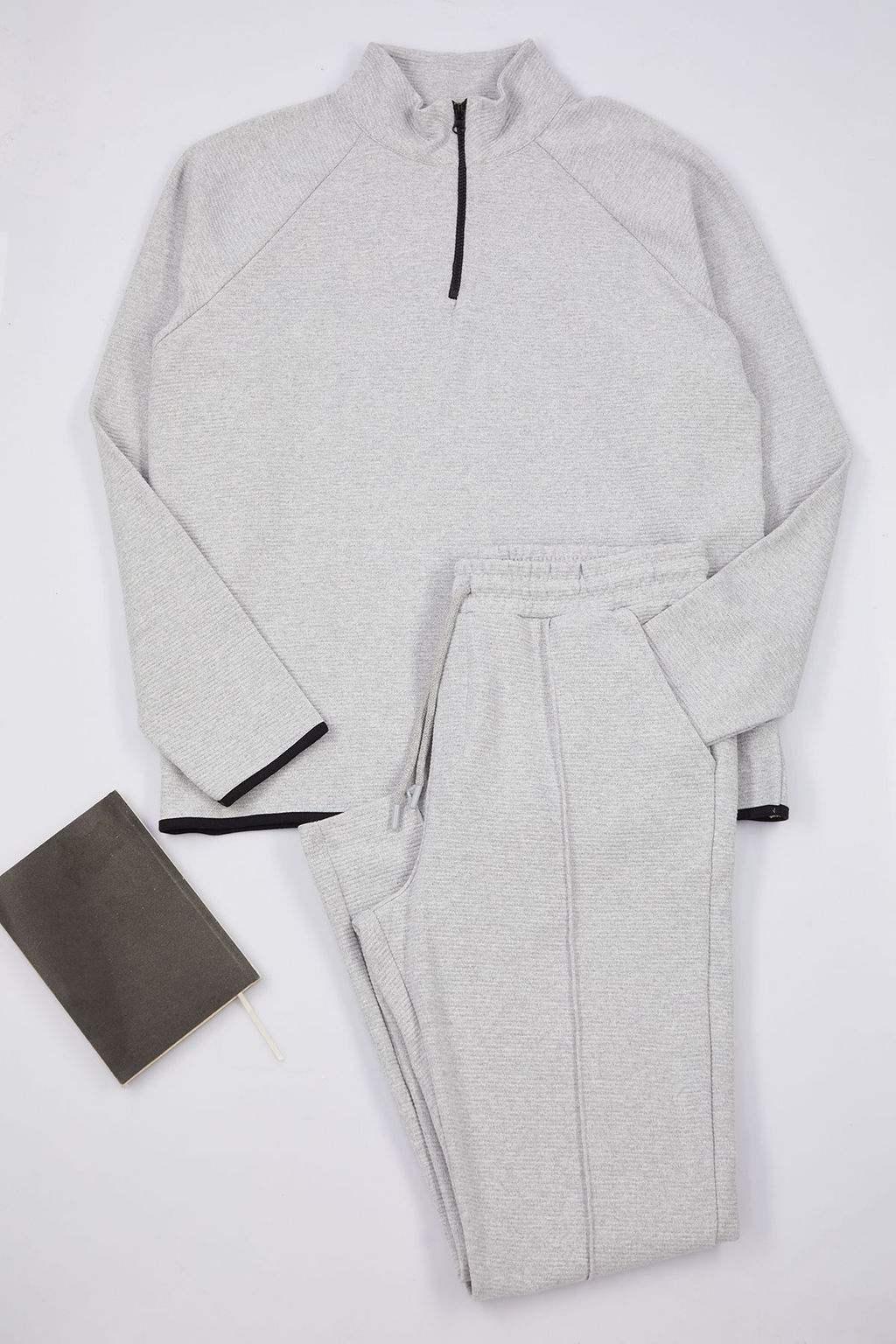 TRENDYOL MAN Gri Ottoman Dokulu Oversize Fit Orme Pijama Tak?m? TMNAW25PT00016