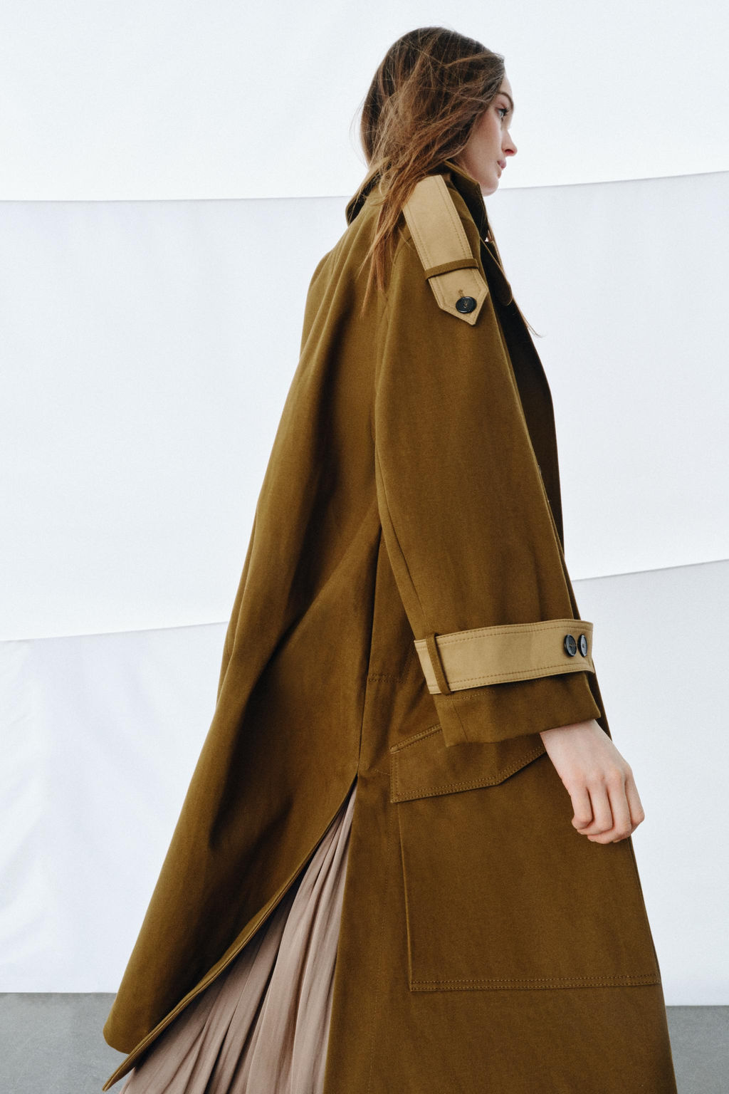 ZW COLLECTION LONG CONTRAST TRENCH COAT - Zara фото 18