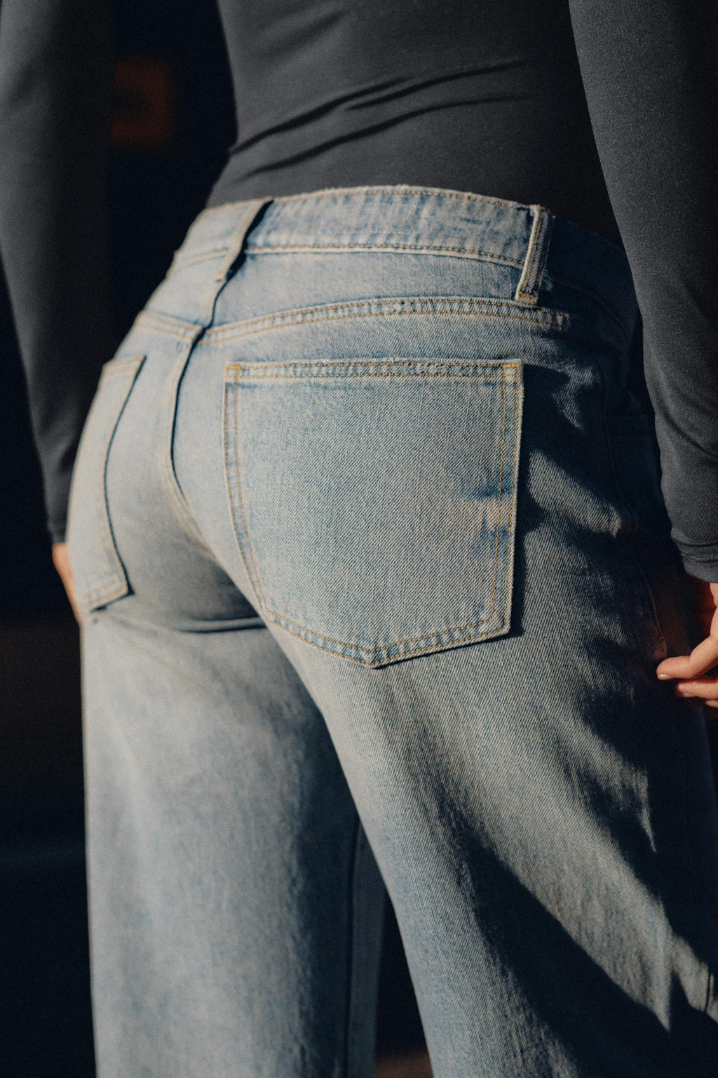 TRF LOW-RISE WIDE-LEG RIPPED JEANS - Zara фото 11