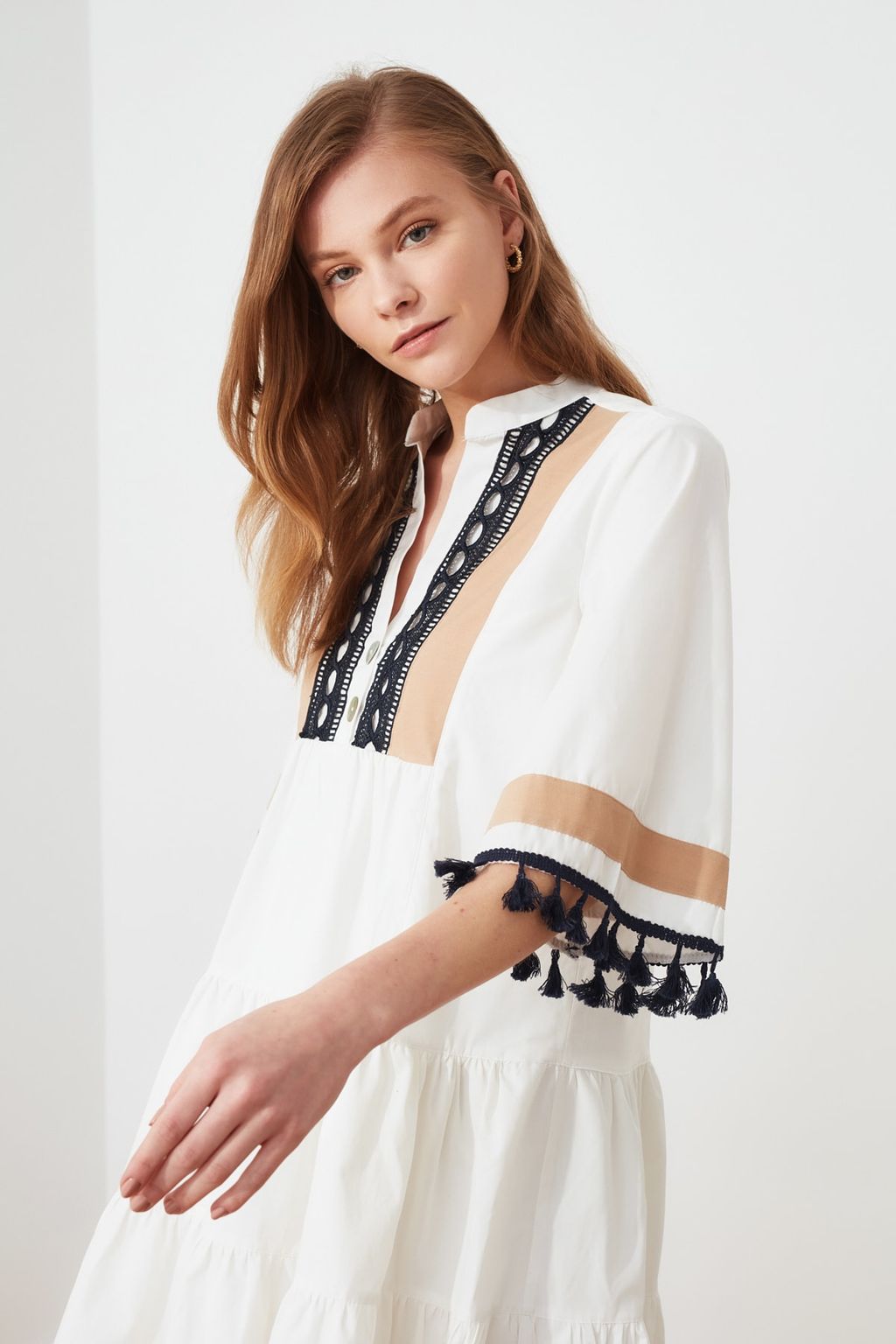 Beyaz Islemeli Shift/Duz Kesim Mini Dokuma Elbise TWOSS20EL1691 - Trendyolmilla фото 3