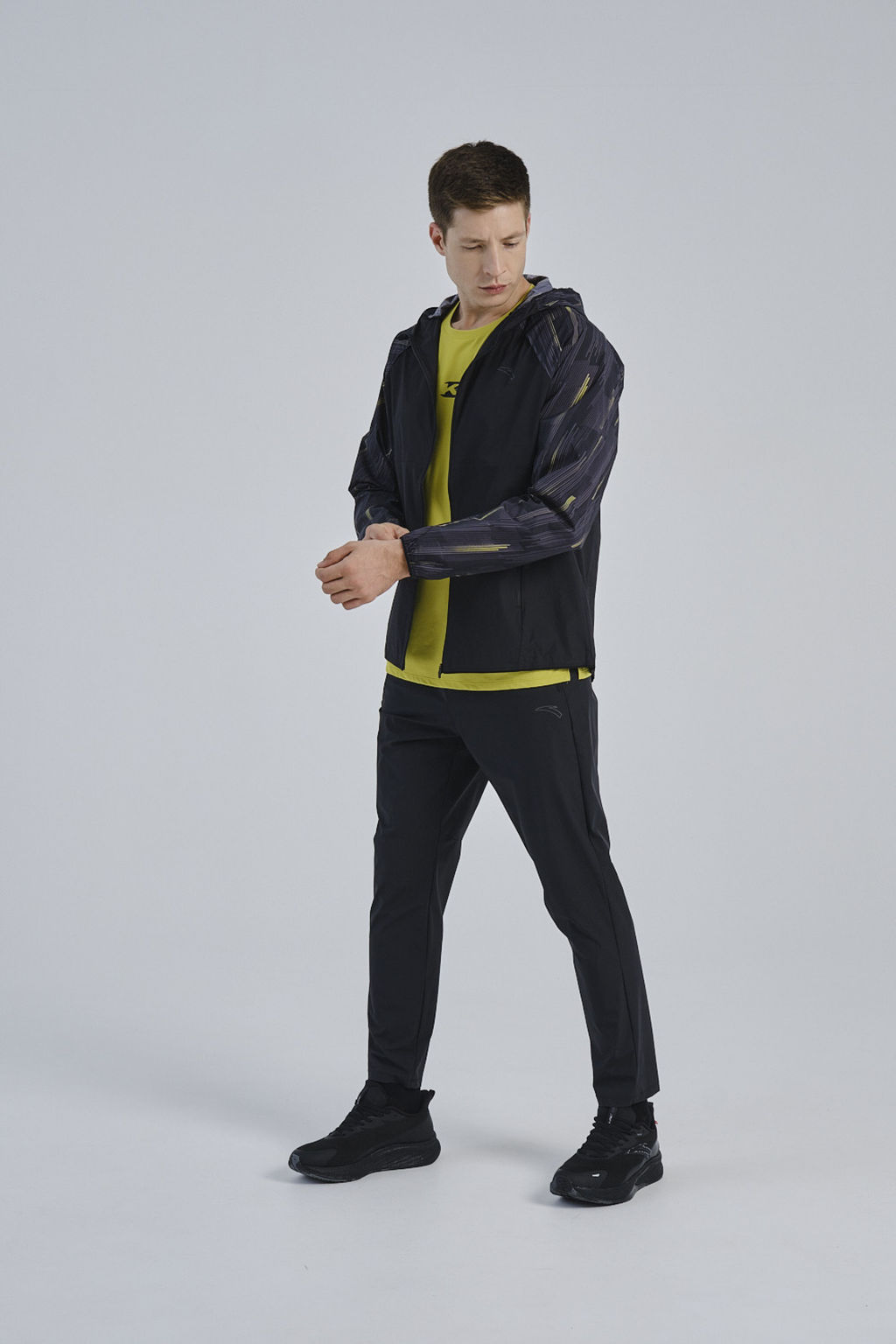 Ветровка Черный ADVANCED RUNNING Woven Track Top - Anta фото 2