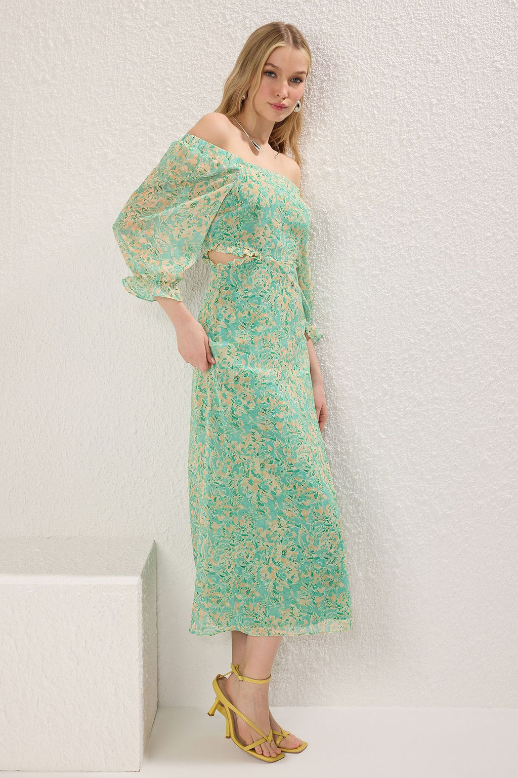 TRENDYOLMILLA Mint Cicekli Cut Out / Volan Maxi Dokuma Elbise TWOSS23EL02422  фото 18