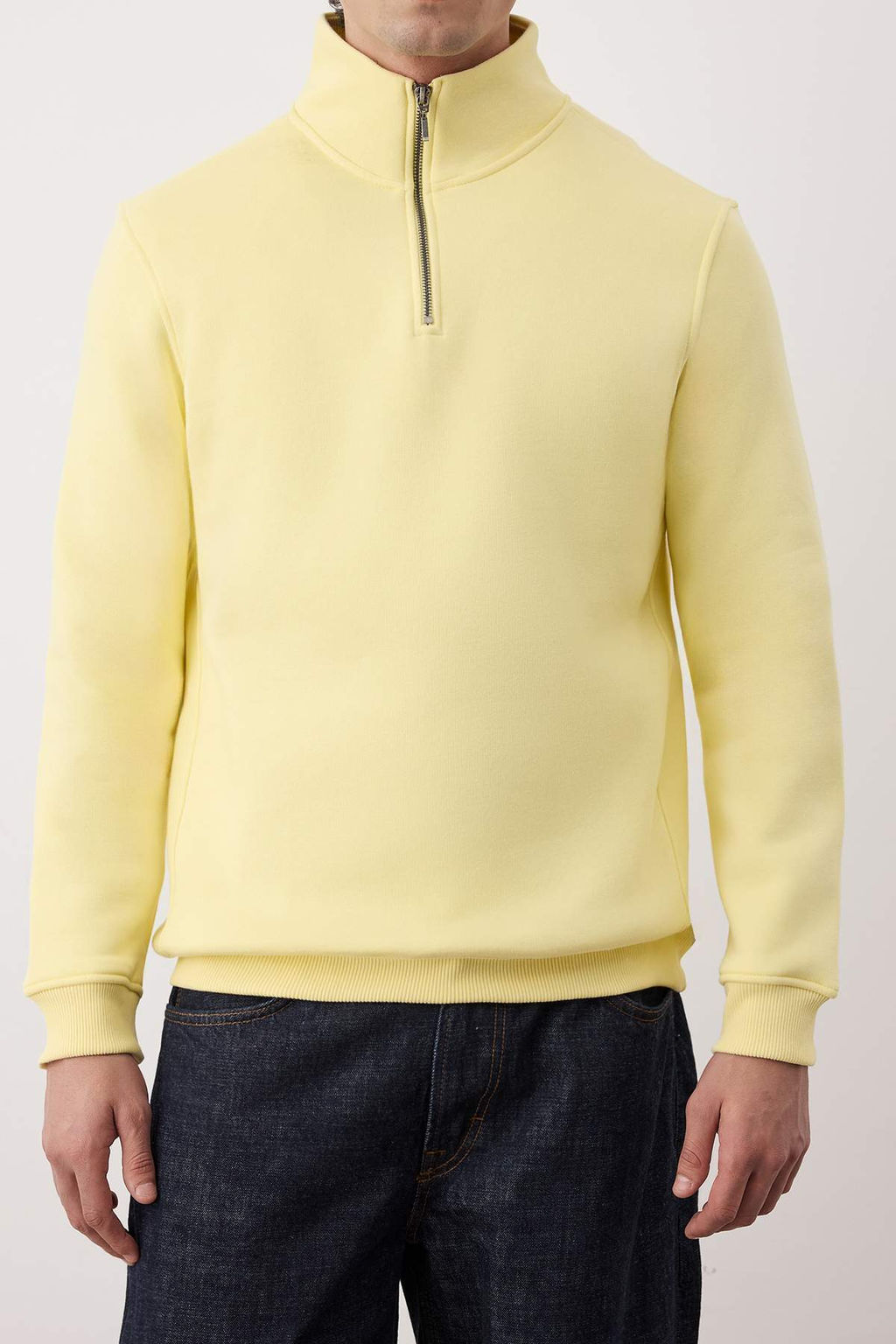 Sar? Regular/Normal Kesim Dik Yaka Fermuarl? Pamuklu Basic Ici Polarl? Sweatshirt TMNAW24SW00041