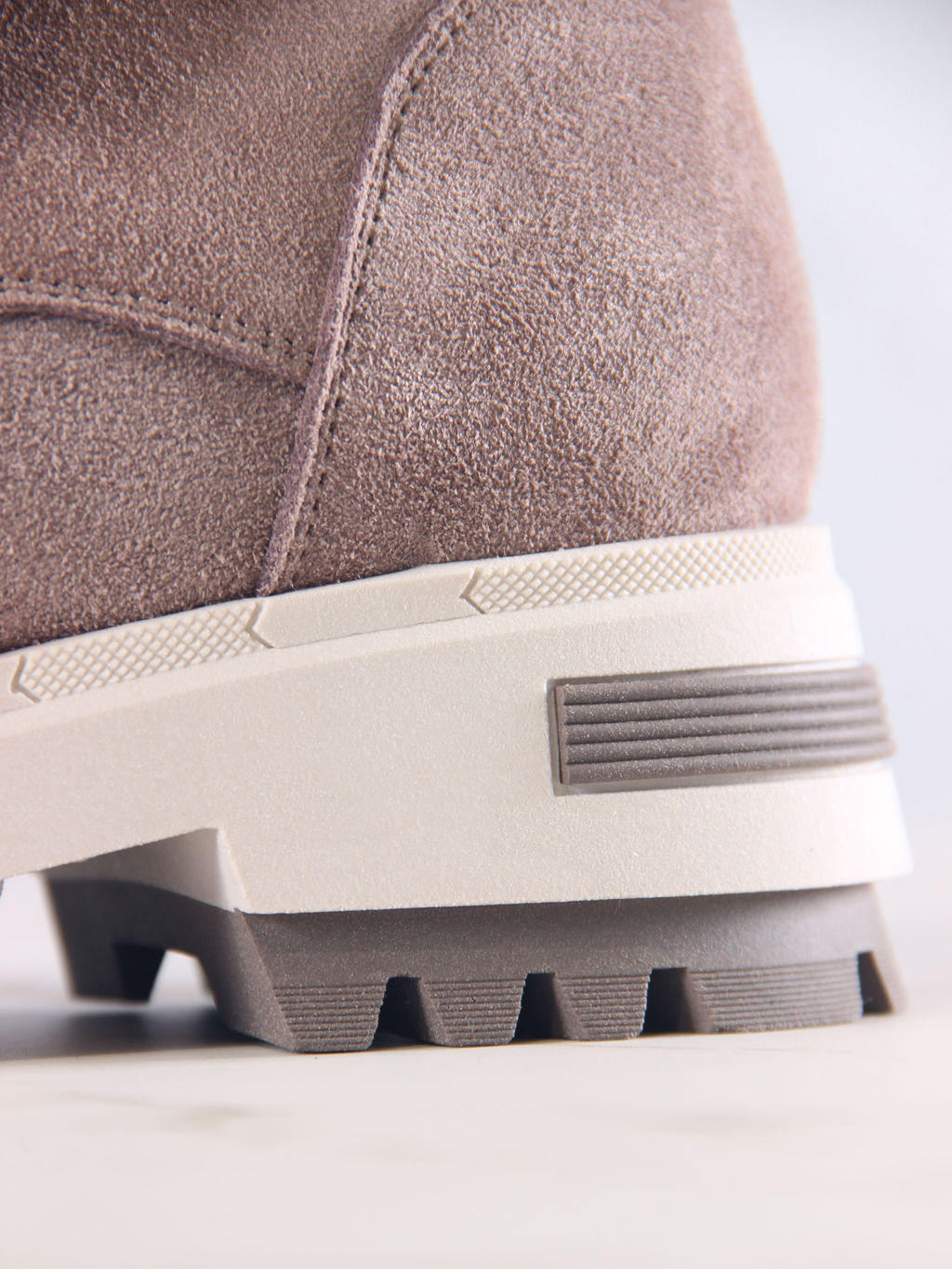 Ботинки 261.uno9br.Капучино замша+бежевый/мех