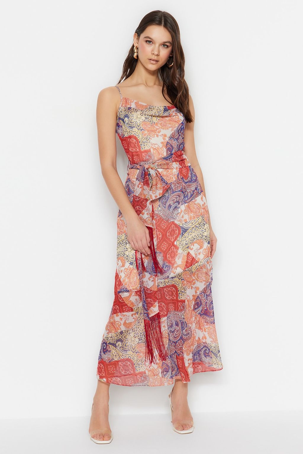 TRENDYOLMILLA Lila Etnik Desenli Kusakl? A Kesim Puskul Detayl? Maxi Astarl? Sifon Dokuma Elbise TWOSS23EL01777