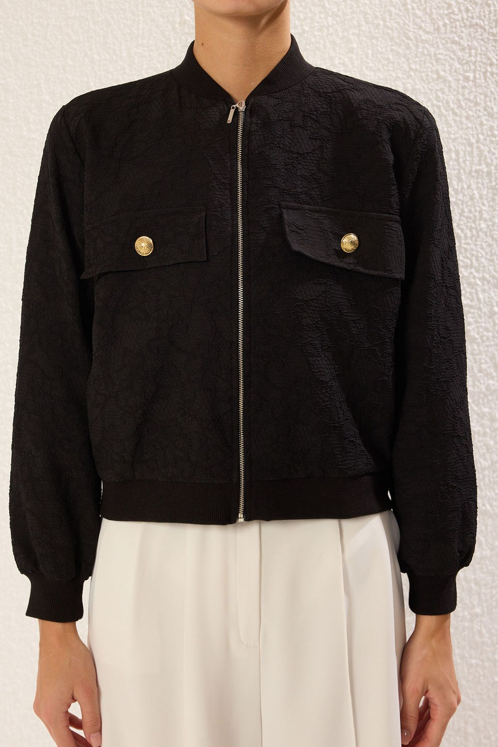 TRENDYOLMILLA Siyah Regular Cep Detayl? Jakarl? Bomber Ince Ceket Mont TWOSS25MO00019  фото 3