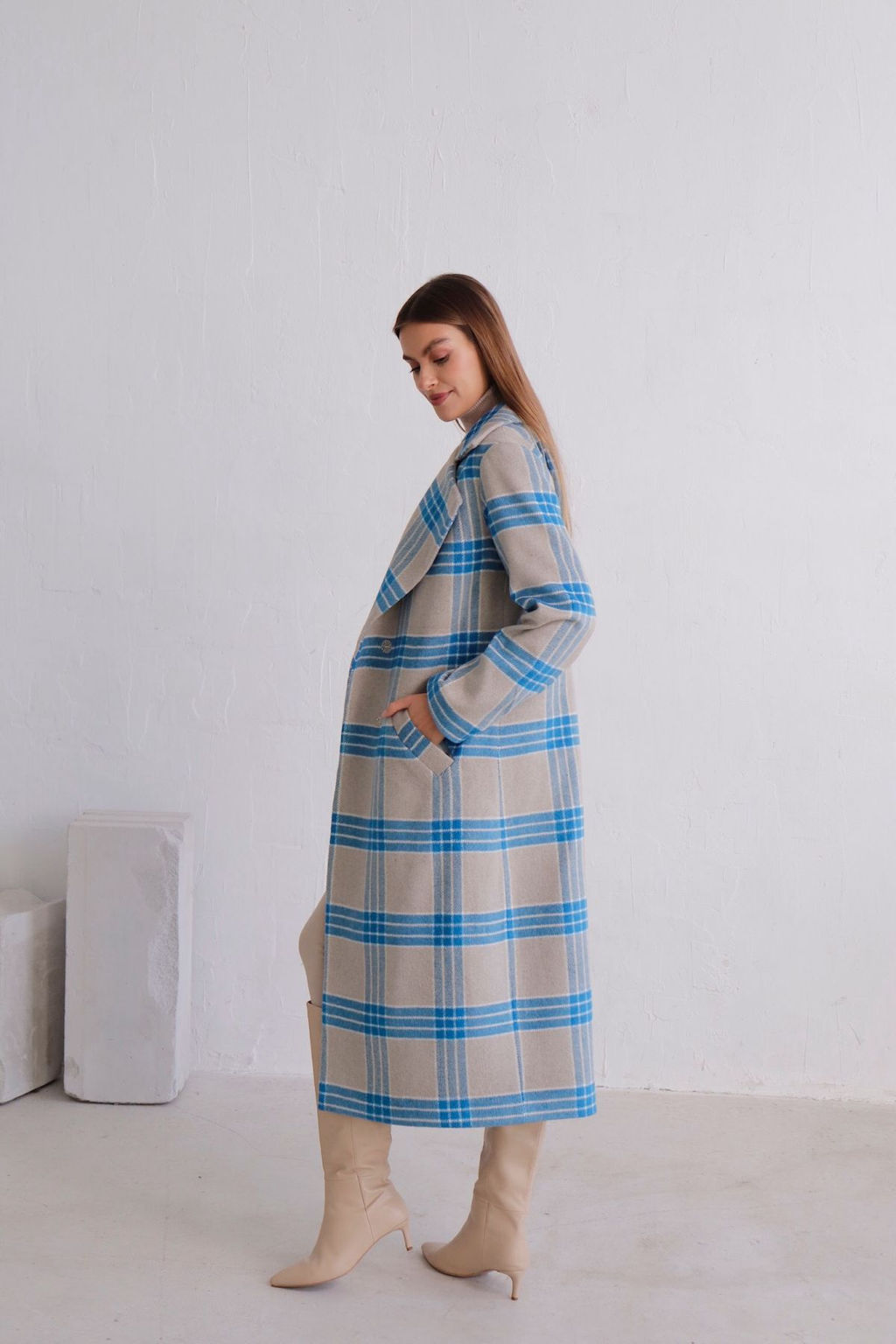 8395 Удлинённое пальто Hilton серо-голубое в клетку - Martichelli фото 9