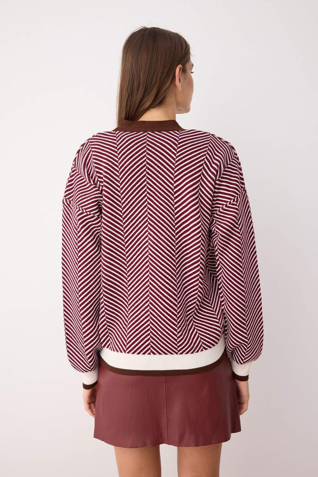 TRENDYOLMILLA K?rm?z? Genis Kal?p Triko H?rka TWOAW22HI0511  фото 12