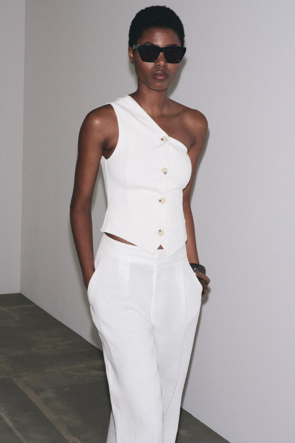 ASYMMETRIC INTERLOCK TOP WAISTCOAT