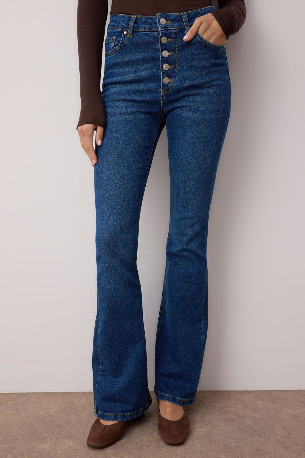 TRENDYOLMILLA Siyah Onden Dugmeli Yuksek Bel Flare Jeans TWOSS20JE0111  фото 13