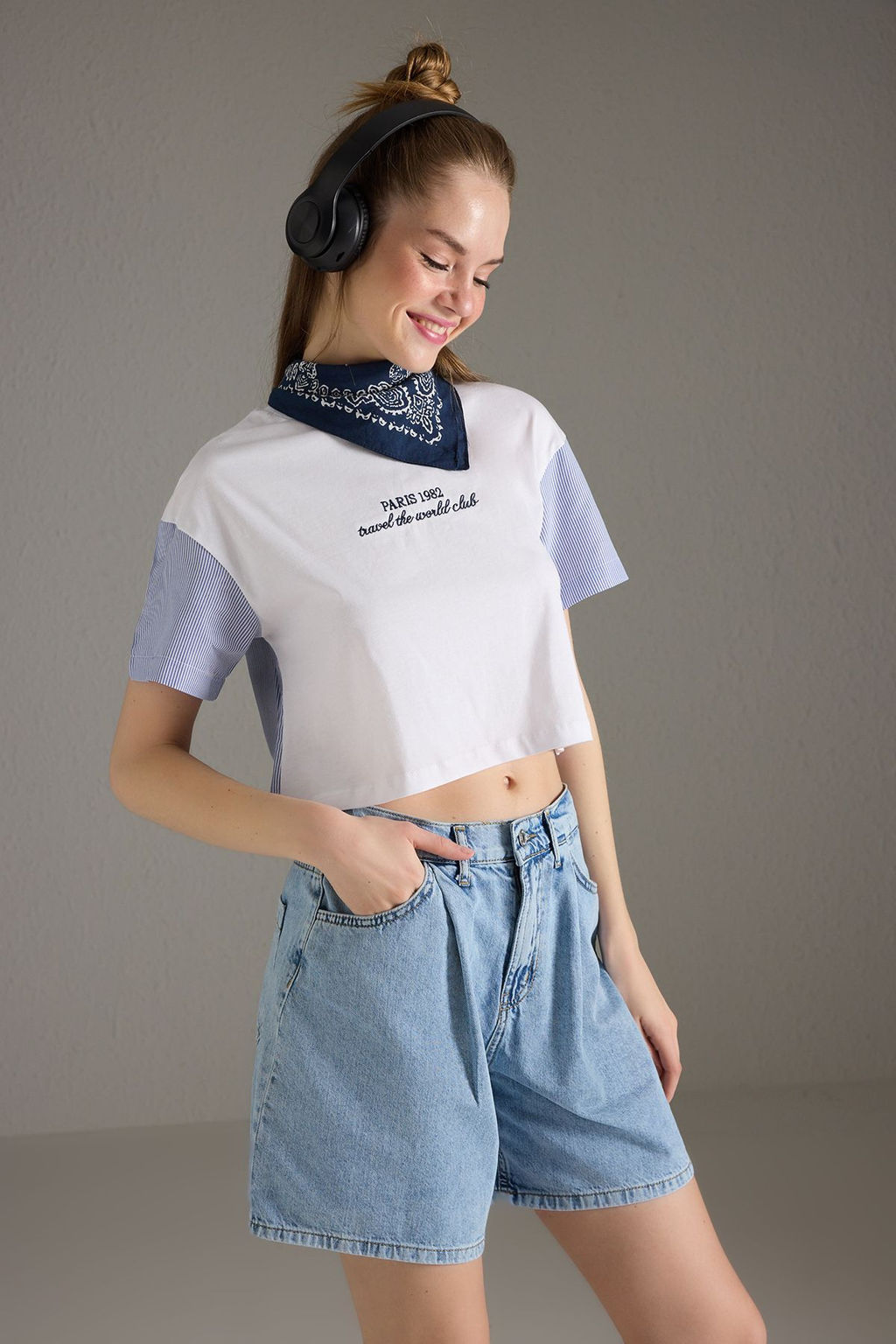 Trendyolmilla Mavi Yuksek Bel Pileli Denim Bermuda TWOSS25SR00179  фото 2