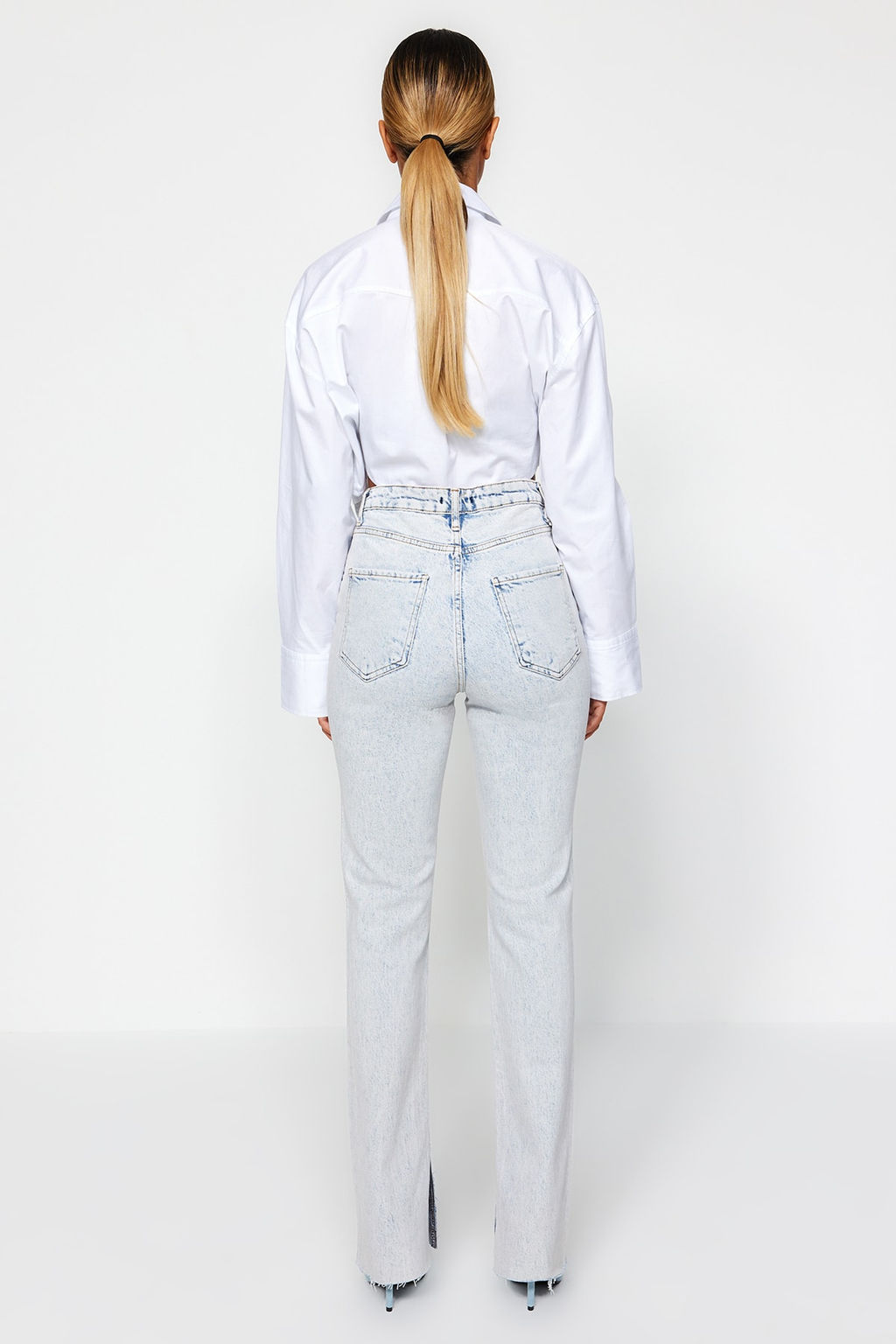 TRENDYOLMILLA Siyah Y?rtmacl? Yuksek Bel Flare Jeans TWOAW22JE0382  фото 41