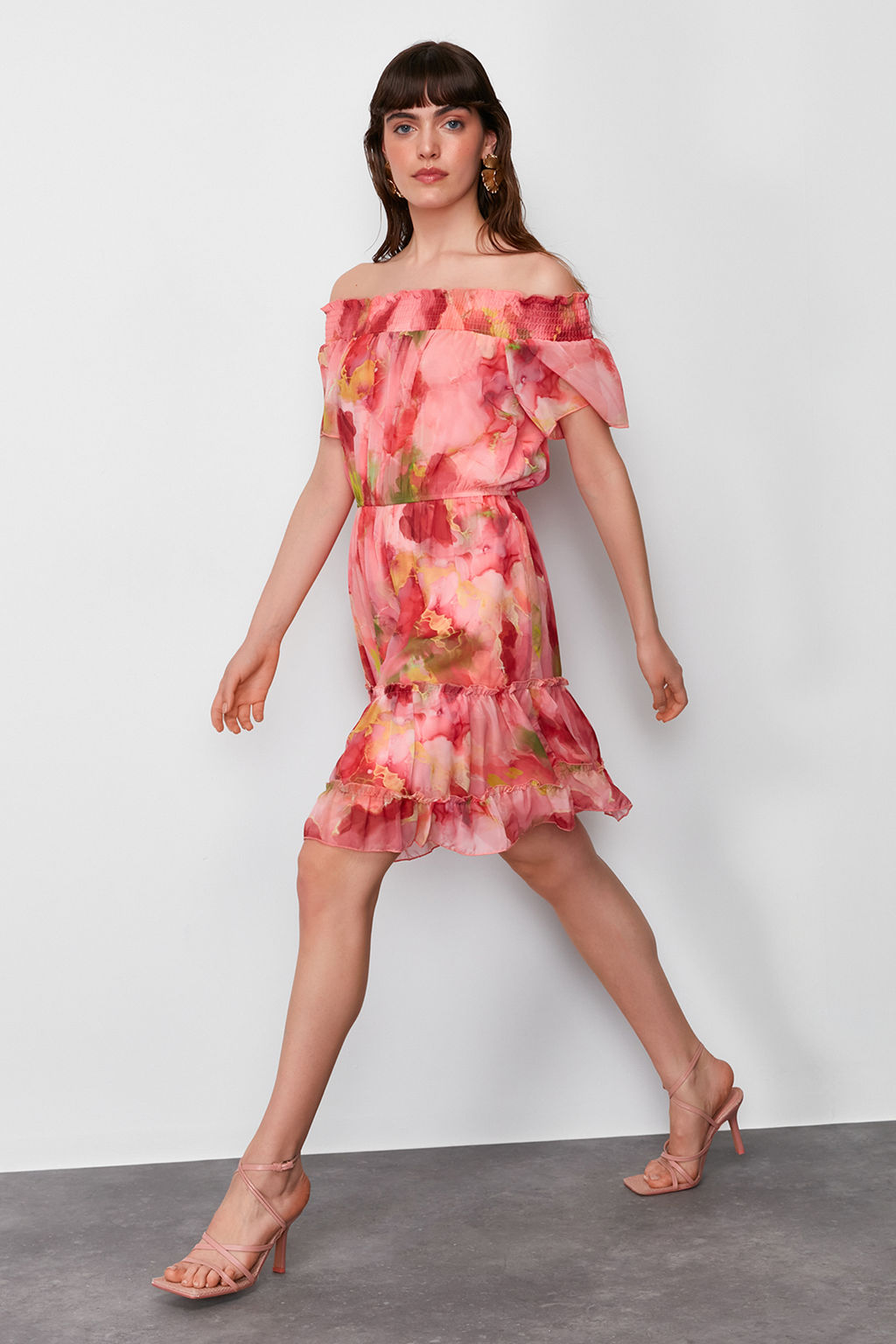 Pembe Cicekli Etegi Belden Ac?lan Gipe Detayl? Madonna Yaka Mini Dokuma Elbise TWOSS24EL00746 - Trendyolmilla фото 2