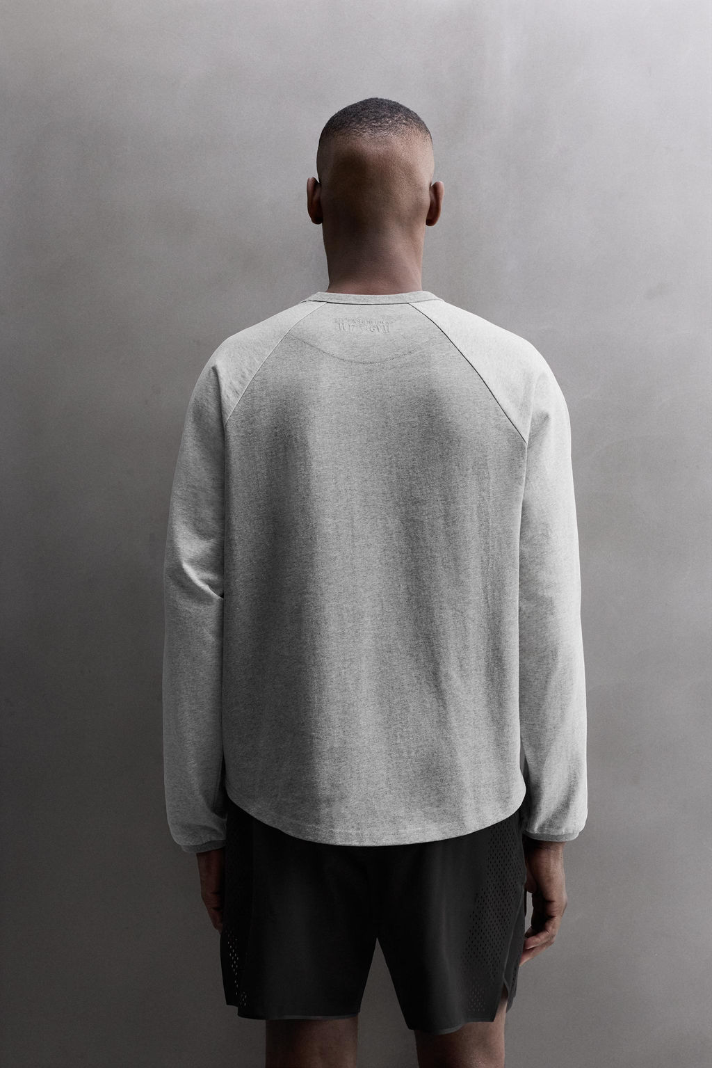 EMBROIDERED COLOUR BLOCK LONG SLEEVE T-SHIRT - Zara фото 5
