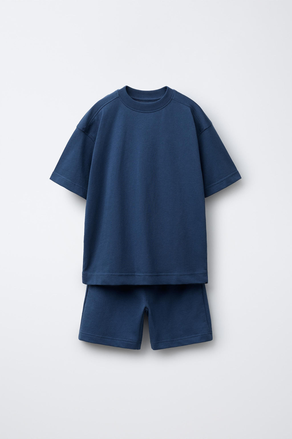 BASIC PLUSH T-SHIRT AND BERMUDA SHORTS SET