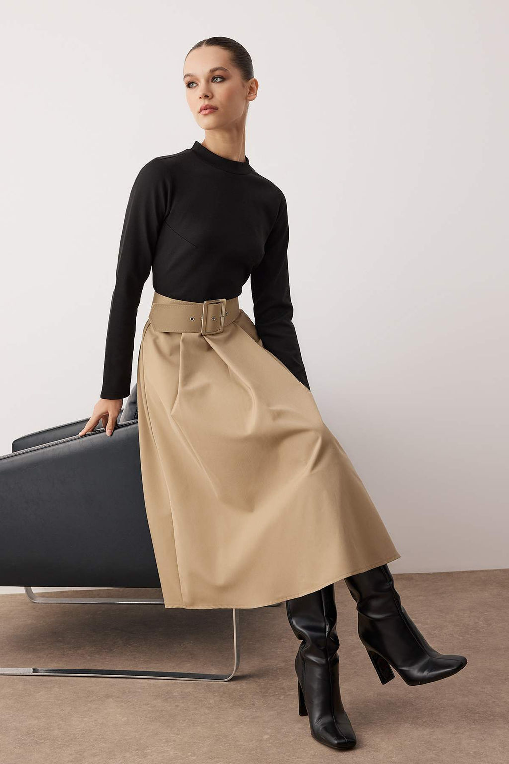 Siyah Midi A Line/Can Kesim Kemerli Alt? Poplin Orme Elbise TWOAW26EL00222