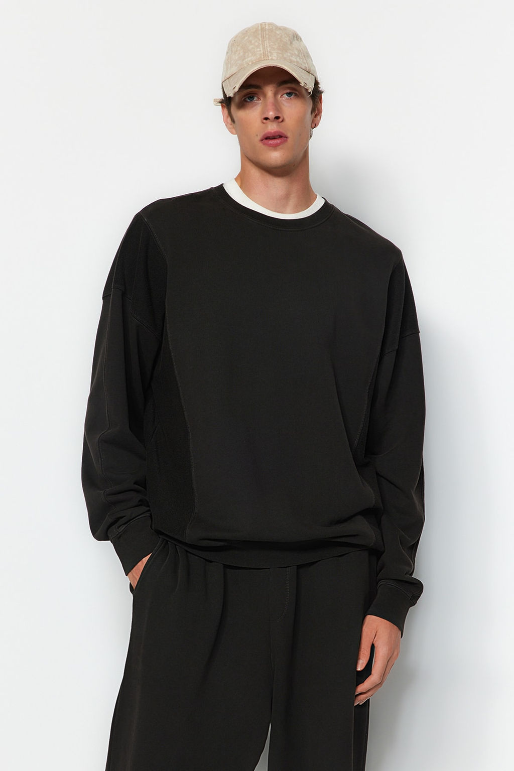 TRENDYOL MAN Antrasit %100 Pamuk Premium Oversize/Genis Kesim Eskitme/Soluk Efektli Sweatshirt TMNAW24SW00023 - Trendyolmilla фото 5