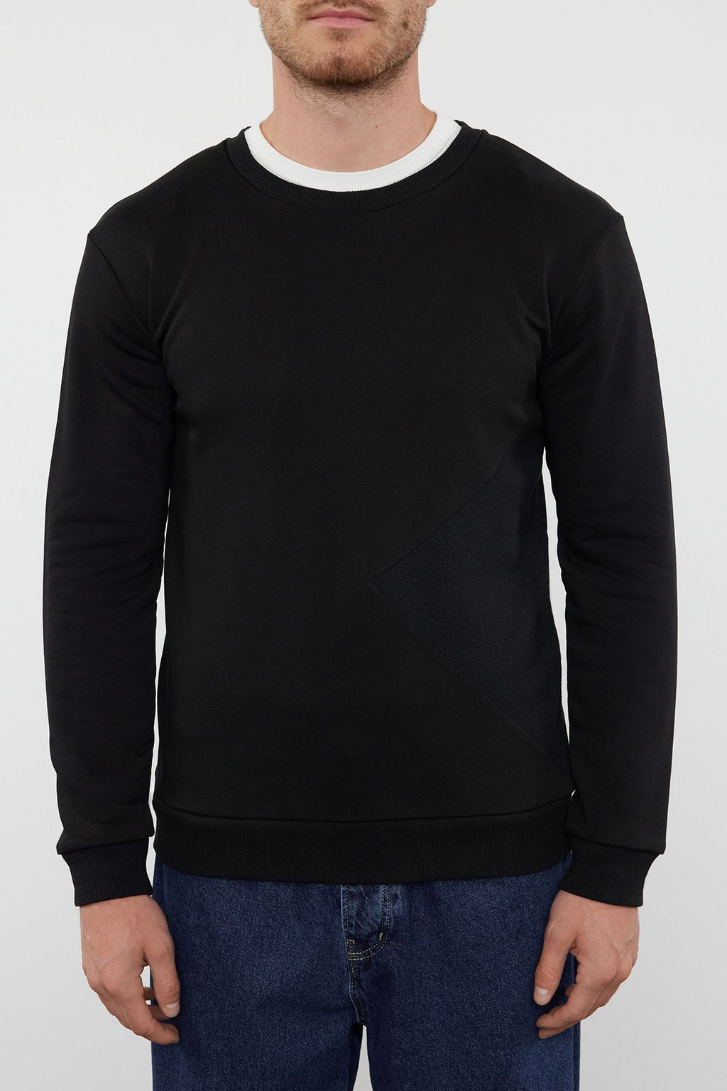 Siyah Regular/Normal Kesim Dokulu Panel Detayl? Basic Sweatshirt TMNAW25SW00149