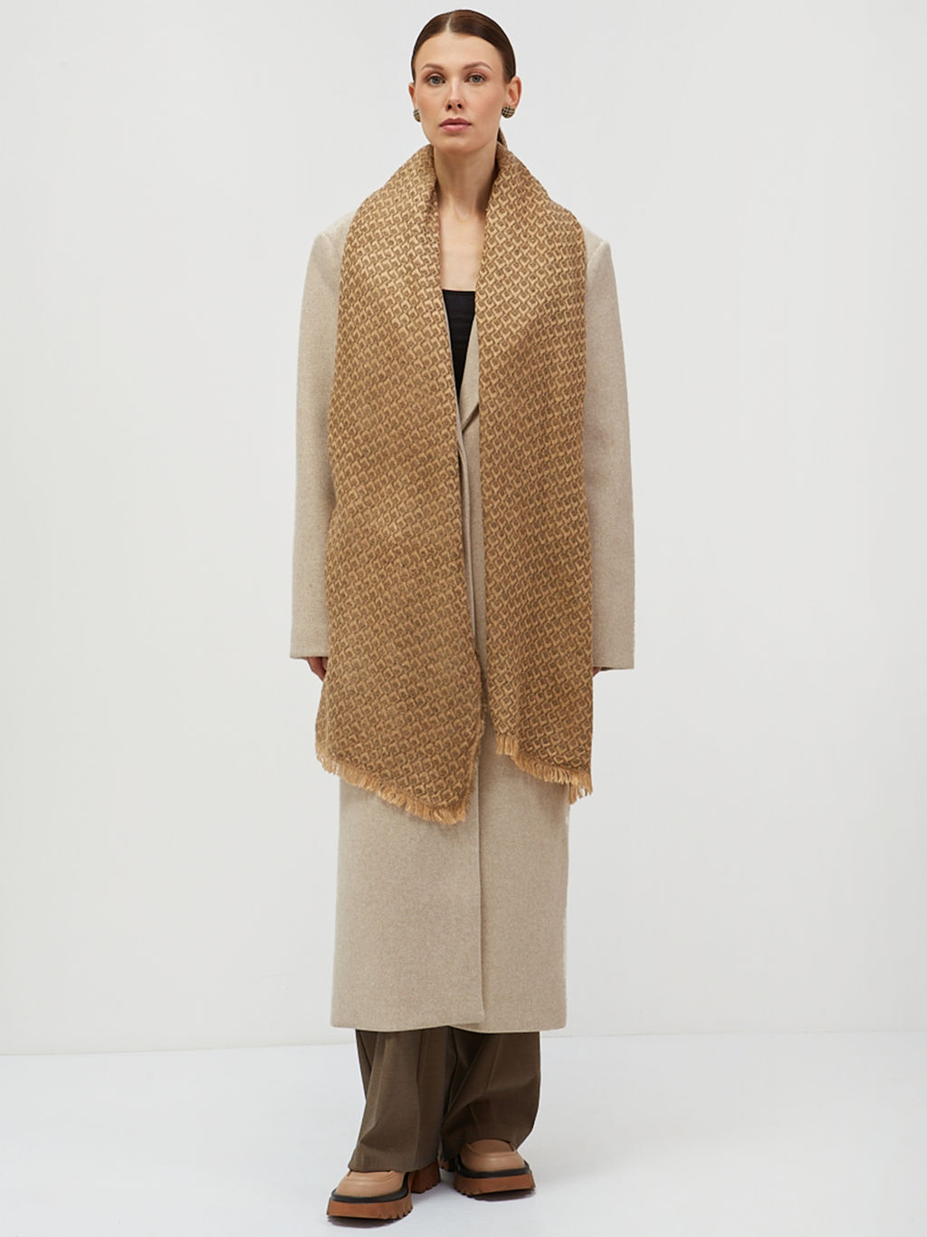 в составе шерсть Тонкий,мягкий двусторонний палантин из трикотажного полотна неплотной вязки - Tantino фото 2