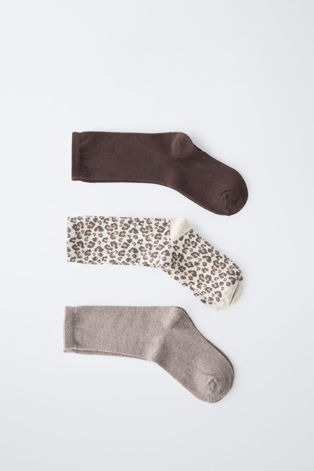 PACK TRES CALCETINES LARGOS ANIMAL PRINT / Beige claro - Zara фото 5
