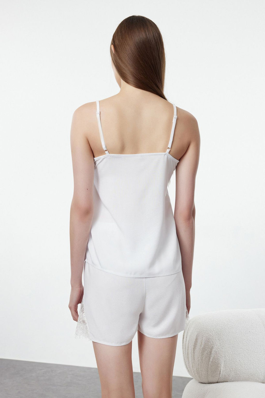 Trendyolmilla Siyah Dantelli Ip Ask?l? Viskon Sortlu Dokuma Pijama Tak?m? THMSS20PT0290 фото 28