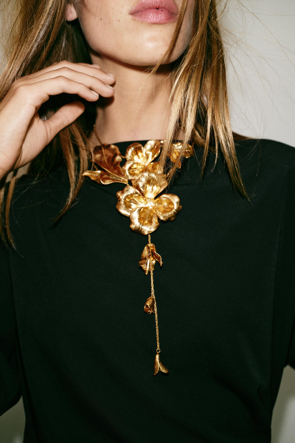 COLLAR DOBLE MET?LICO FLORES / Dorado - Zara фото 2