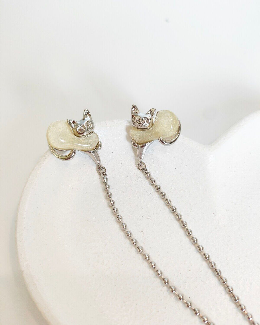 Стильные серьги