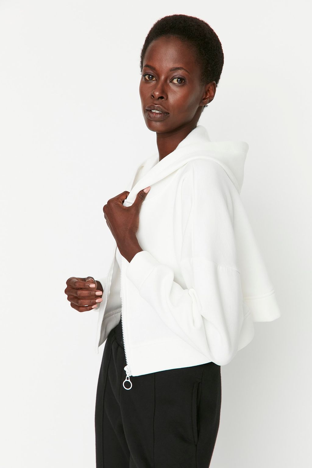 Ekru Basic Fermuarl? Kapusonlu Crop Kal?n Ici Polarl? Orme Sweatshirt TWOAW20SW0660
