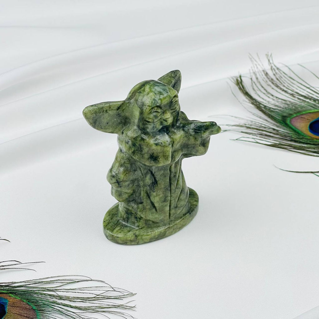 Статуэтка Грогу из Змеевика