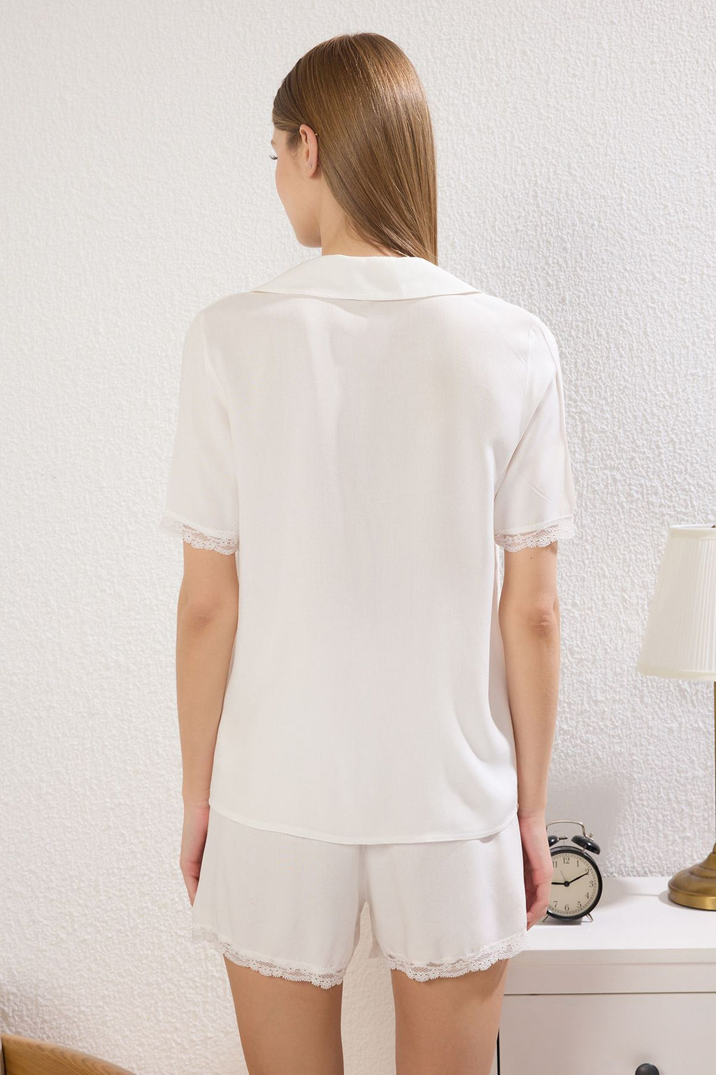 Trendyolmilla Siyah Dantelli Viskon Sortlu Dokuma Pijama Tak?m? THMSS24PT00181  фото 4