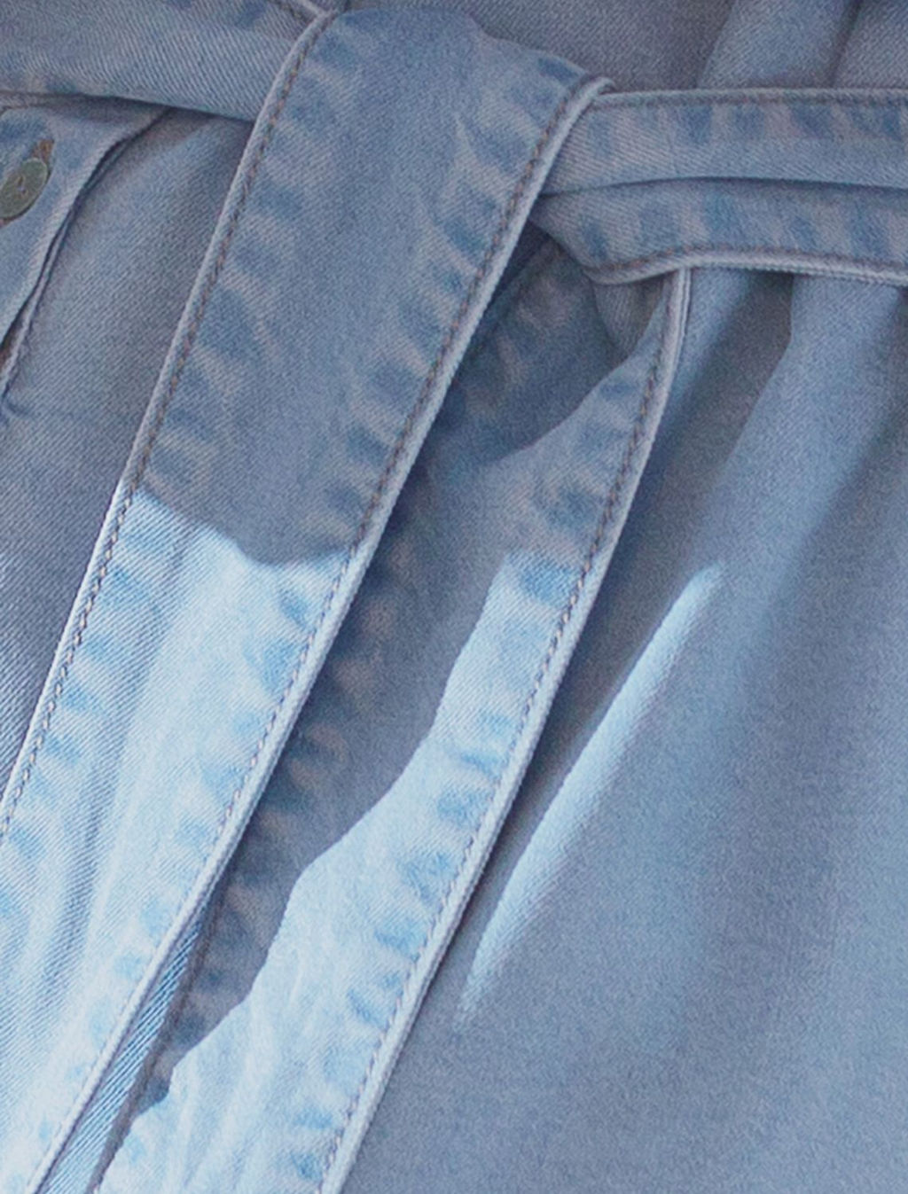 Длинное платье-рубашка с поясом и разрезами из джинсового лиоцелла - Vilatte фото 3