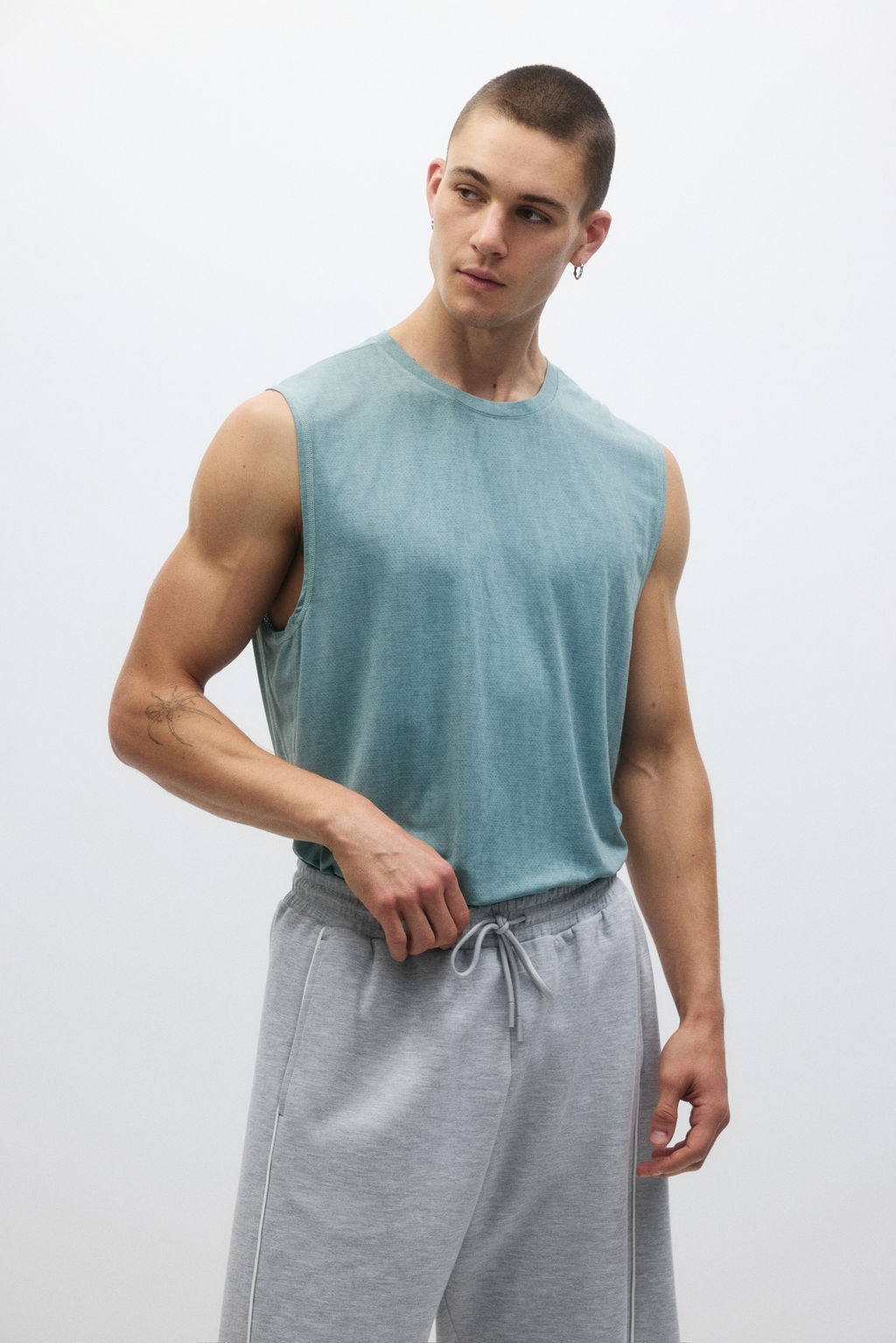 Camiseta de deporte con DryMove Regular Fit - H&m фото 11