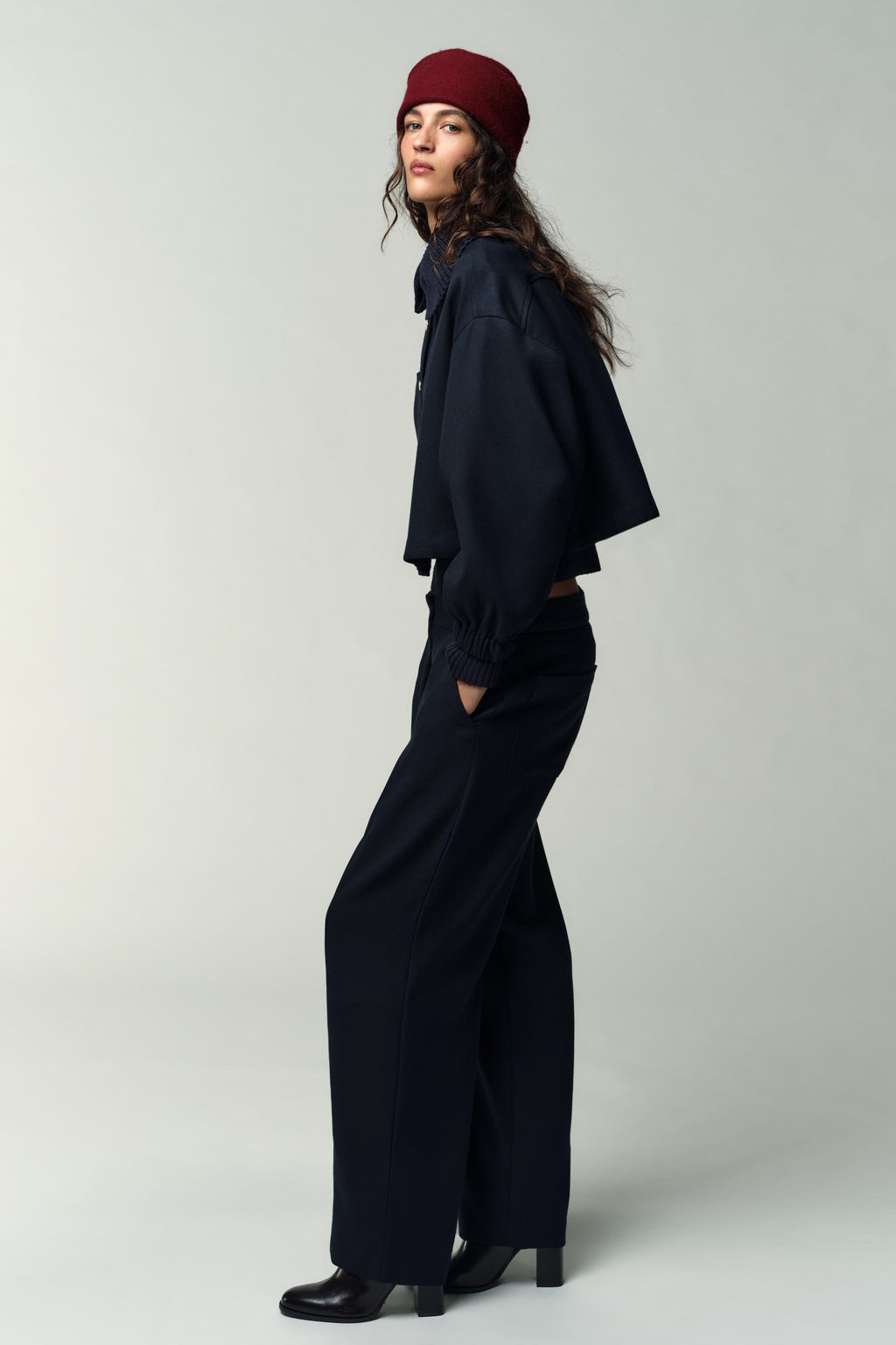 STRAIGHT-LEG TROUSERS WITH SEAM DETAIL - Zara фото 4