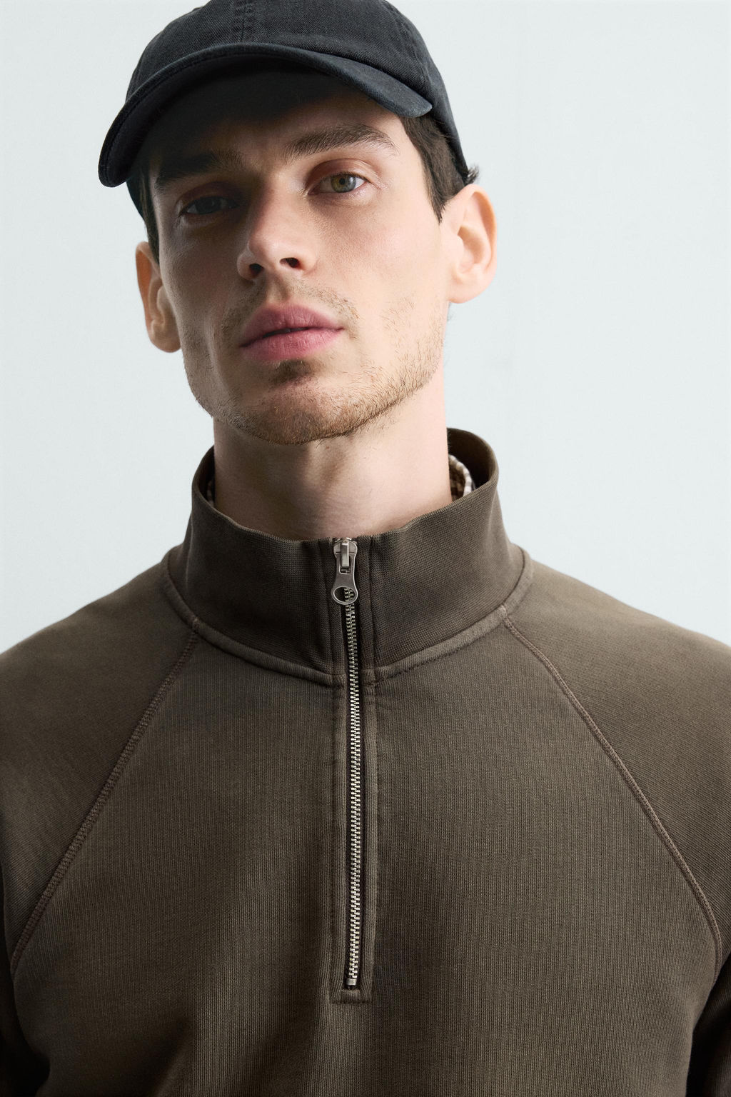 SUDADERA LAVADA CUELLO CREMALLERA / Marr?n oscuro - Zara фото 5