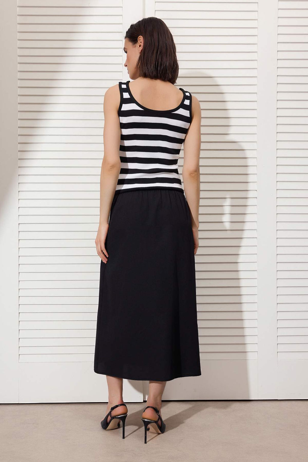 Siyah Maxi Triko Dokuma Etekli Elbise TWOSS26EL00175 - Trendyolmilla фото 4