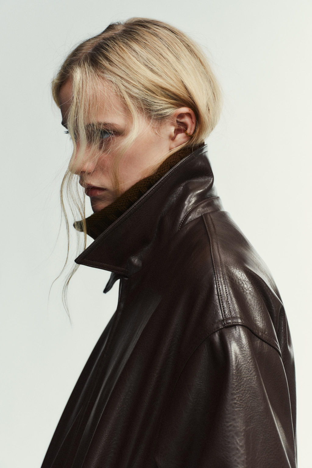 FAUX LEATHER BOMBER JACKET - Zara фото 27