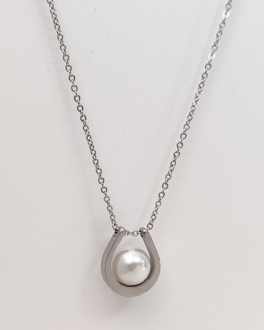 Кулон из стали на цепочке