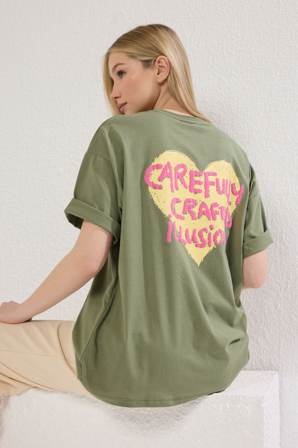 TRENDYOLMILLA Siyah %100 Pamuk On ve Arka Kabartma Bask?l? Oversize/Genis Kal?p Orme T-Shirt TWOSS23TS00355  фото 6