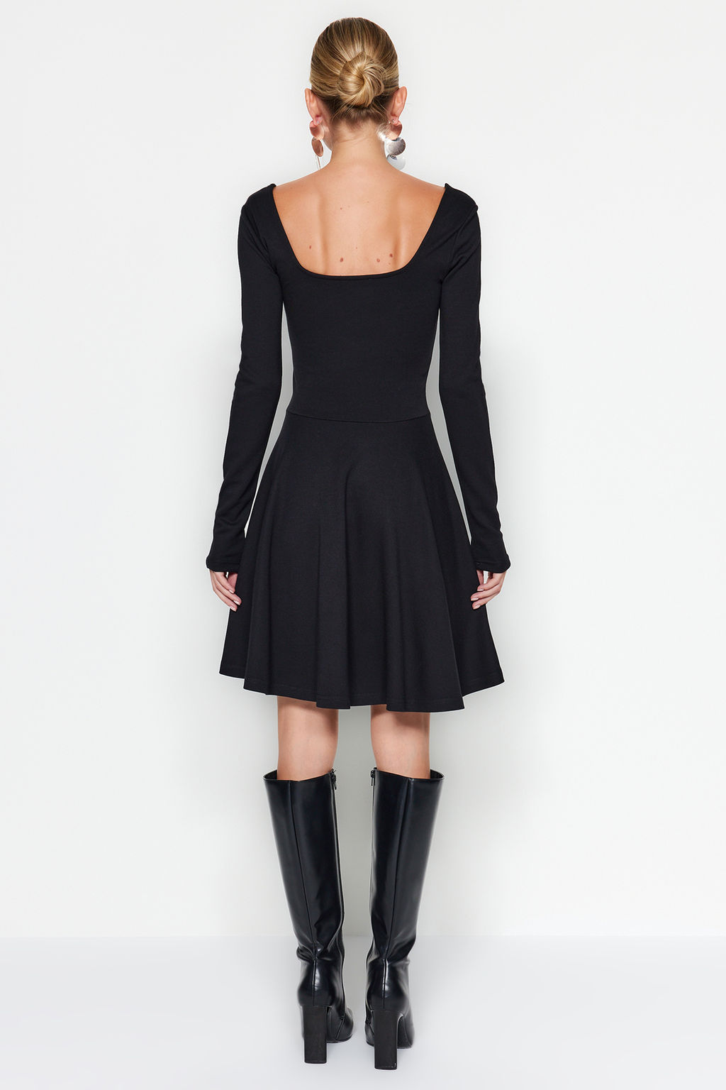 TRENDYOLMILLA Siyah Kare Yaka Etegi F?rf?rl? Bele Oturan Mini Orme Elbise TWOAW24EL00525 фото 6